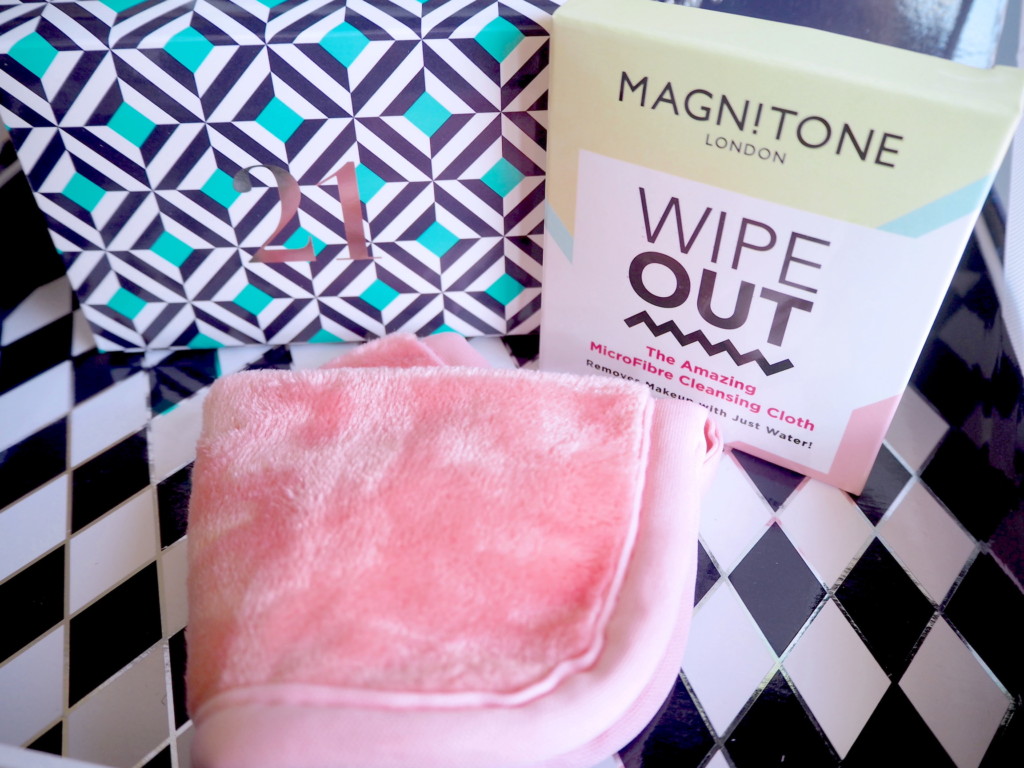 Magnitone Wipeout! Microfibre Cleansing Cloth